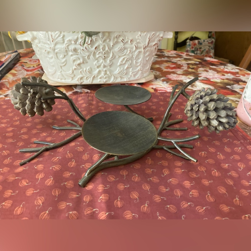 New Pottery Barn Style Christmas Pine Cone Metal Candle Holders $40